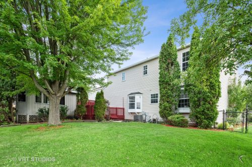 2 Sheffield Ct, Streamwood, IL 60107-6625