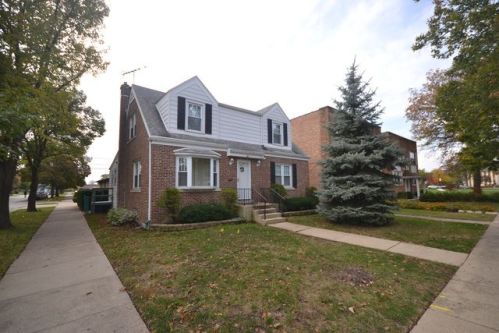 4949 Hull St, Skokie, IL 60077-2927