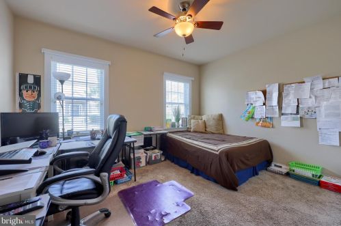 541 Prince George Dr, Lancaster PA 17601-8801 exterior