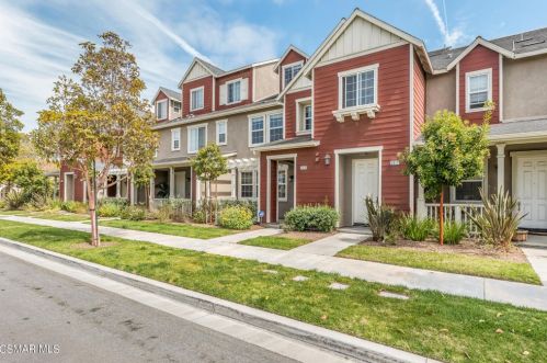 3014 Moonlight Park Ave, Oxnard, CA 93036-5325