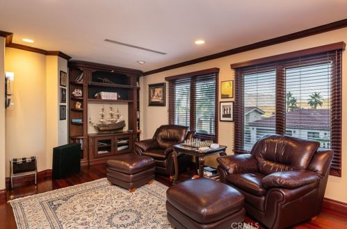 3217 Dora Verdugo Dr, Glendale CA  91208-1756 exterior