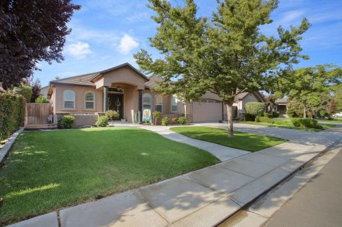 962 Brenda Lee Dr, Manteca, CA 95337-7940