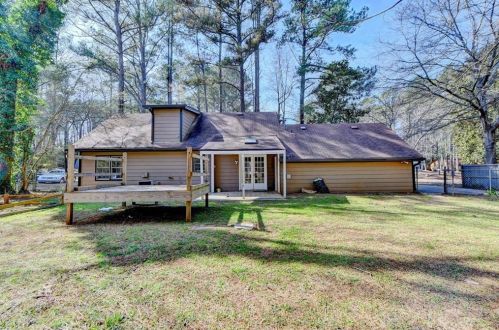 3936 Woodland Cir, Conyers GA  30013-3057 exterior