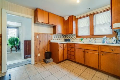 2306 Collins St, Dixmoor, IL 60406-1693