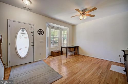 5604 Essex St, Churchton, MD 20733-9605