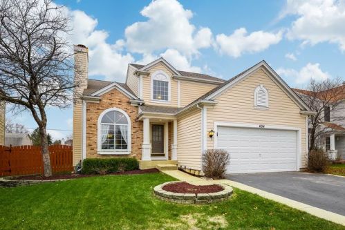 404 Smoketree Ln, Hanover Park, IL 60103-1590