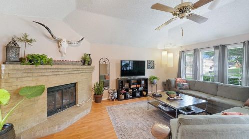872 Whitehall Dr, Plano TX  75023-6822 exterior