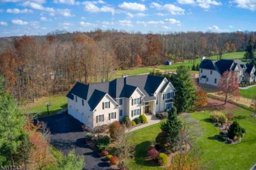 32 William Penn Rd, Warren, NJ 07059-5038