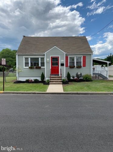 221 Prospect Ave, Avenel, NJ 07001-1262