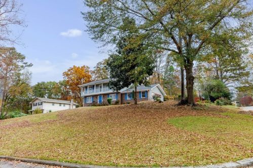 216 Northwind Ct, Lilburn, GA 30047-6448