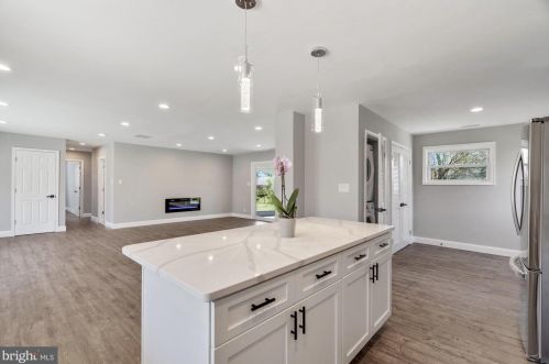 5222 Dalton Rd, Springfield VA  22151-3729 exterior