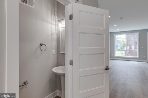 1719 27 St, Philadelphia PA 19121-2824 exterior