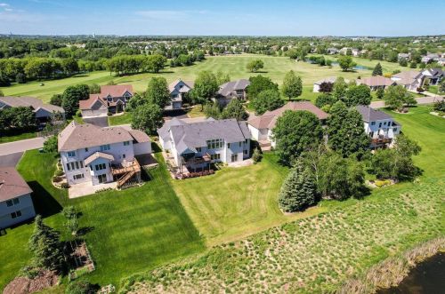 2737 Eagle Valley Dr, Saint Paul MN  55129-4224 exterior