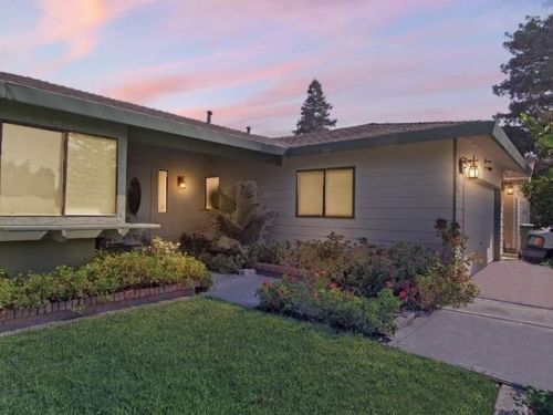 965 Tuolumne Rd, Turlock, CA 95382-1543