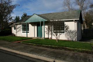 1790 Grove St, Roseburg, OR 97471-1872
