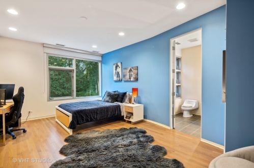 11300 79th St, Willowbrook IL  60527-5107 exterior