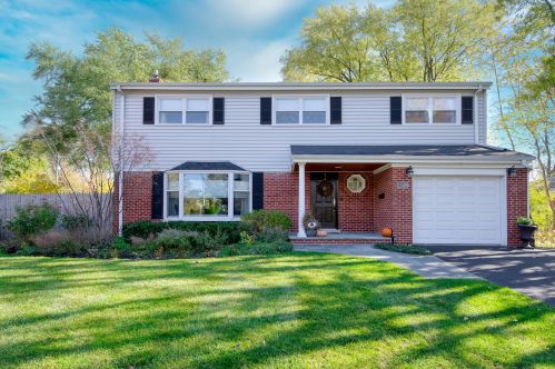 1349 Hawthorne Ln, Glenview, IL 60025-3144