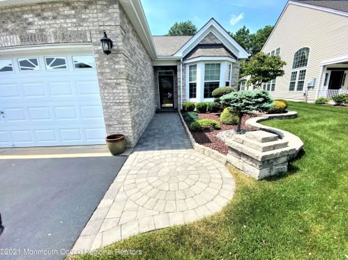 55 Chesterfield Dr, Jackson Twp, NJ 08527-6322