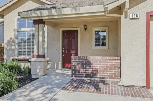 135 Country Ct, Tracy, CA 95376-4618
