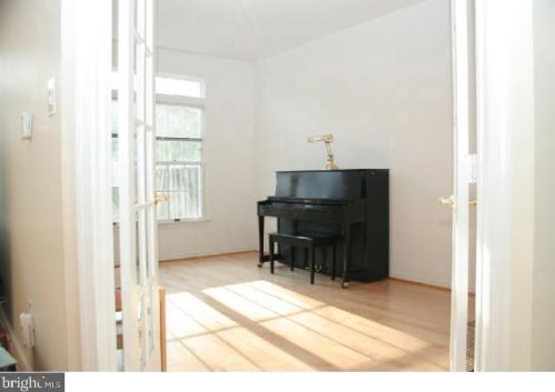 23 Wilkinson Way, Princeton NJ  08540-7362 exterior