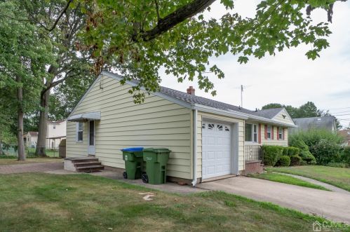 12 Eden Ave, Edison, NJ 08817-3810