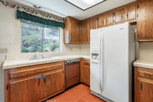 1921 Arroyo Dr, Riverside CA  92506-1610 exterior