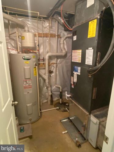 118 Un Rdg Dr, Charles Town WV 25414-4937 exterior