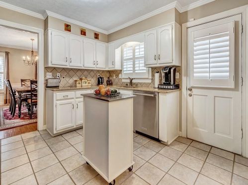 3217 Henderson Walk, Atlanta GA  30340-4327 exterior