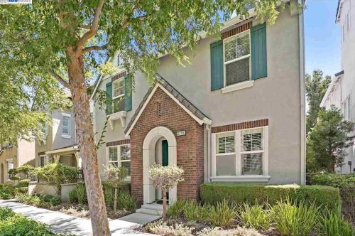 2258 Wellington Dr, Tracy, CA 95376-8751
