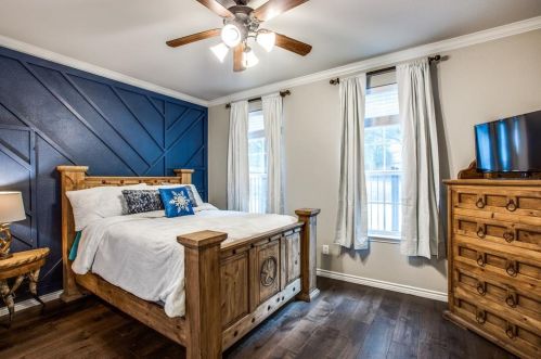 1020 Texas St, Fort Worth, TX 76102-4575