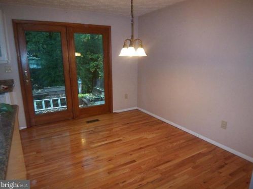 8490 Rippled Creek Ct, Springfield VA  22153-3802 exterior