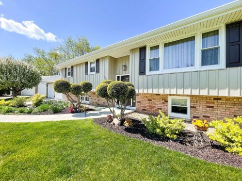 323 Hemlock Ln, Crown Point, IN 46307-9083