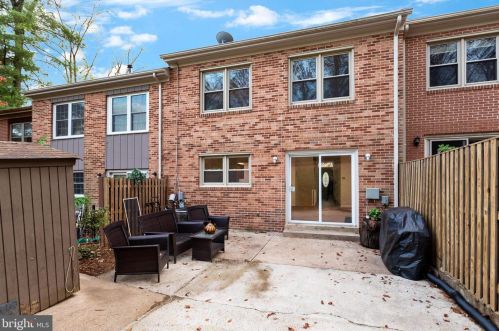 5047 Cliffhaven Dr, Annandale, VA 22003-4346