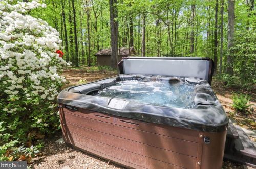 737 Sharpsburg Dr, Davidsonville MD 21035-1927 exterior