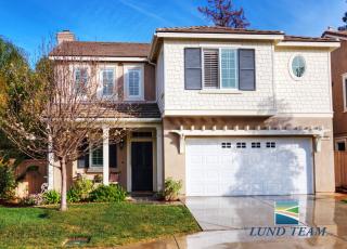 1060 Woodcrest Ln, Vista, CA 92081-7882