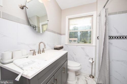 323 Timberline Dr, Mount Laurel NJ  08054-2136 exterior