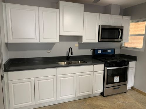 106 Kenmore Ave, Elmhurst, IL 60126-3516