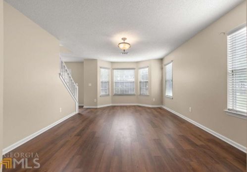1560 Rogers Crossing Dr, Lithonia GA  30058-7005 exterior