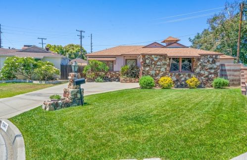 12947 Kipway Dr, Downey, CA 90242-4620