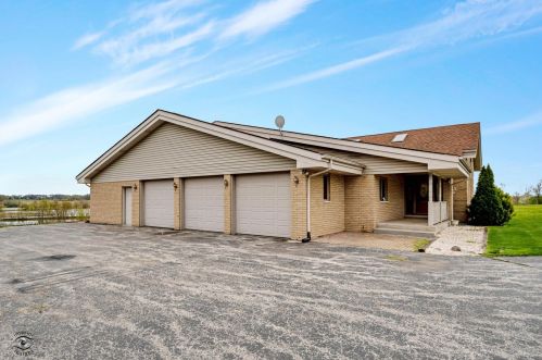 2929 Water Tower Dr, Crete IL  60417-4461 exterior