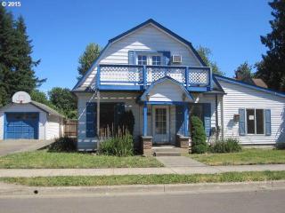 415 Monroe St, Sheridan, OR 97378-1740