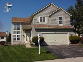 1364 Newcastle Ln, Hanover Park, IL 60103-8928