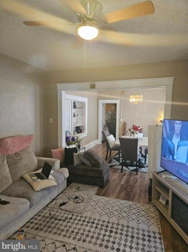 36 Maple Ave, Trenton NJ 08618-3401 exterior