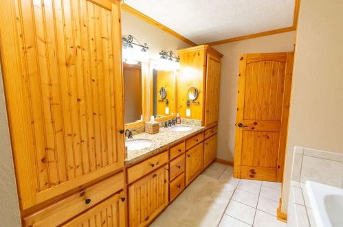 15302 Ben Wiggins Rd, Conroe TX  77303-4805 exterior