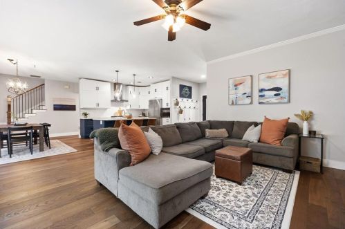 4246 Cyn Gln Cir, Austin TX  78732-2187 exterior