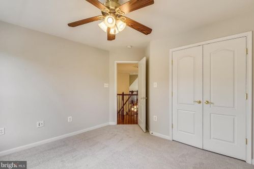 7112 Ayers Meadow Ln, Springfield VA  22150-4915 exterior