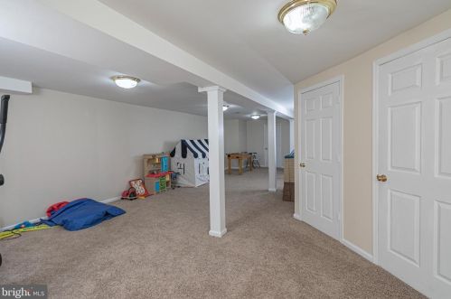54 Ettl Cir, Princeton NJ  08540-2327 exterior