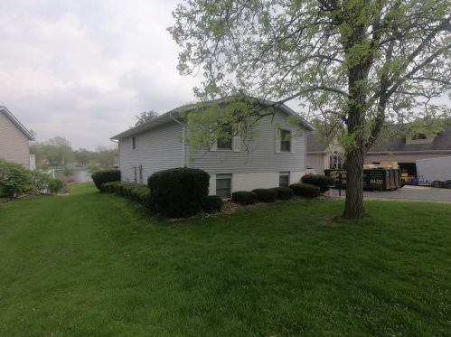 1065 Shoreline Rd, Crown Point, IN 46307-9346