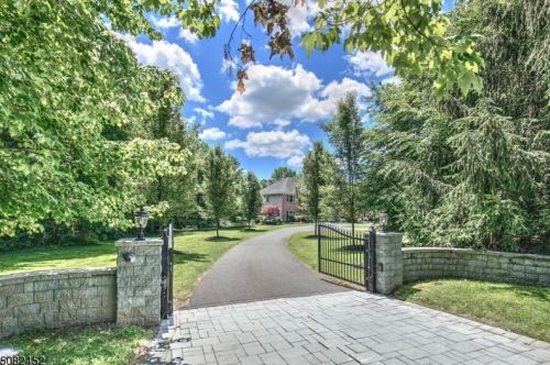 220 Pleasant Hill Rd, Roxbury Township, NJ 07836-9176