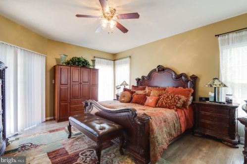 384 Turnberry Dr, Charles Town WV  25414-3930 exterior